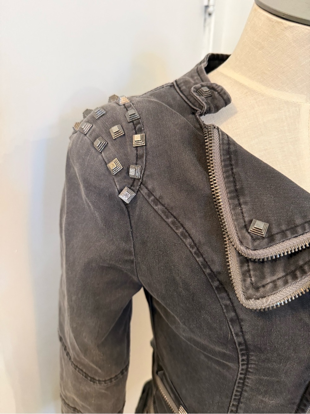 Echolove Women’s Distressed Gray Zip-Front Motto Jacket Sz S - Picture 4 of 6